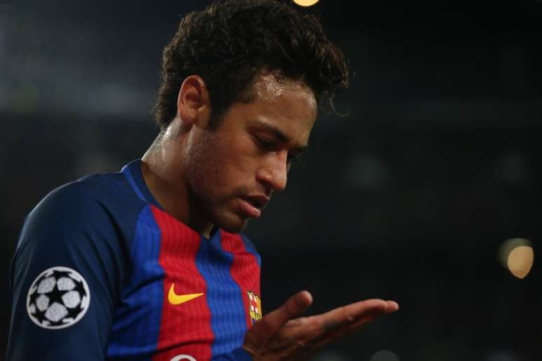 Atacante Neymar em partida do Barcelona 19/4/17 REUTERS/Albert Gea