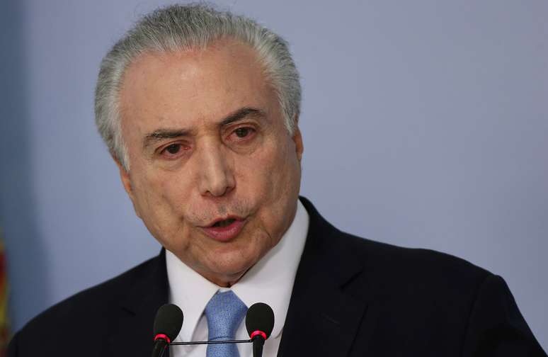 O presidente do Brasil, Michel Temer, discursou depois que os deputados federais contra investigação sobre acusação de corrupção contra ele