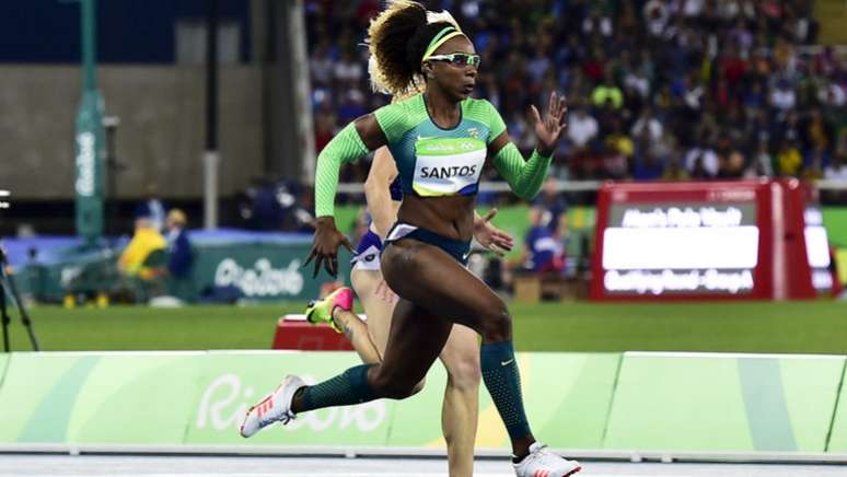 Rosângela Santos acabou em sétimo lugar e fora do pódio neste domingo (Foto: Wagner Carmo/CBAt)