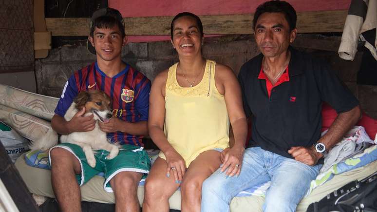 Carlos e Odilene torcem para que o filho de 18 anos tenha um futuro diferente do deles e tenha sucesso profissional