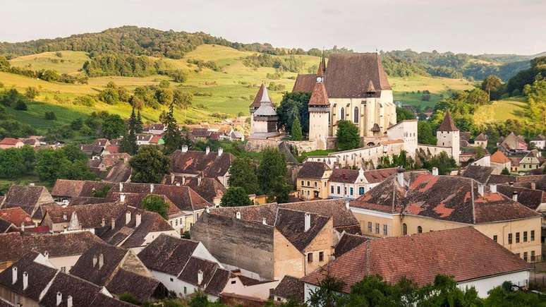Dentro da igreja de Biertan est&aacute; uma 'pris&atilde;o matrimonial' de 300 anos de idade