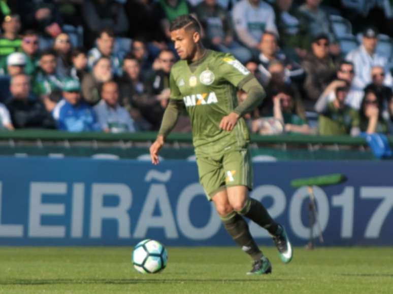 ​Léo destaca reação do Coritiba na Série A e foca em grande segundo turno da equipe na competição (Foto: Divulgação/ Coritiba)