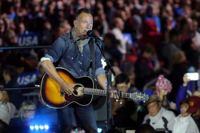 Bruce Springsteen faz show em evento de campanha de Hillary Clinton na Filad&eacute;lfia
 7/11/2016    REUTERS/Carlos Barria