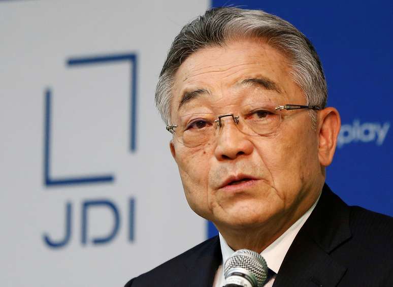 Presidente-executivo da Japan Display, Nobuhiro Higashiiriki, durante coletiva com jornalistas em T&oacute;quio
9/08/2017 REUTERS/Issei Kato