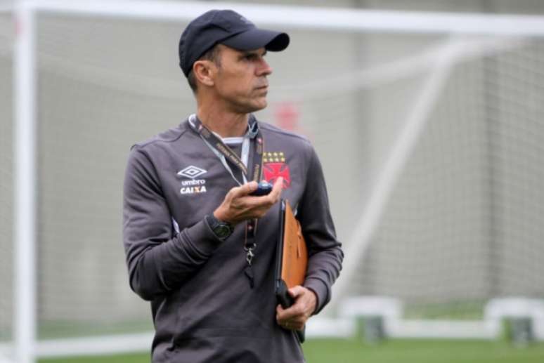 Milton Mendes ainda não consegui melhorar o ataque da equipe no Brasileirão (Foto: Paulo Fernandes/Vasco)