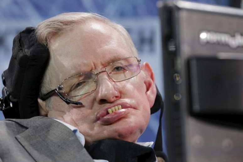 Físico Stephen Hawking durante anúncio da iniciativa Breakthrough Starshot em Nova York, EUA
12/4/2016 REUTERS/Lucas Jackson