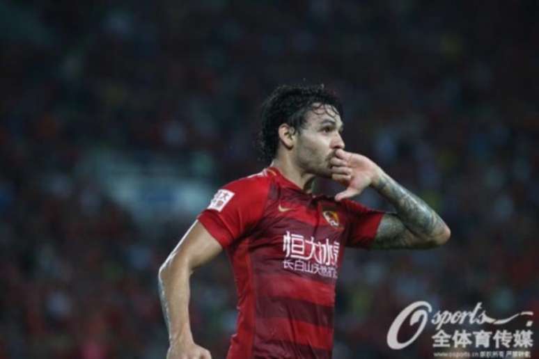 Goulart, agora, tem 15 gols no Chinês - é o vice-artilheiro, atrás de Zahavi (23 gols) (Foto: Reprodução)