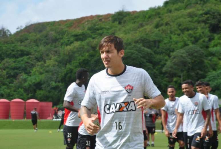 Após cinco anos vestindo a camisa do clube baiano, Euller rescinde com o Vitória e deixa seu agradecimento ao clube (Foto: Maurícia da Matta / Divulgação / EC Vitória)