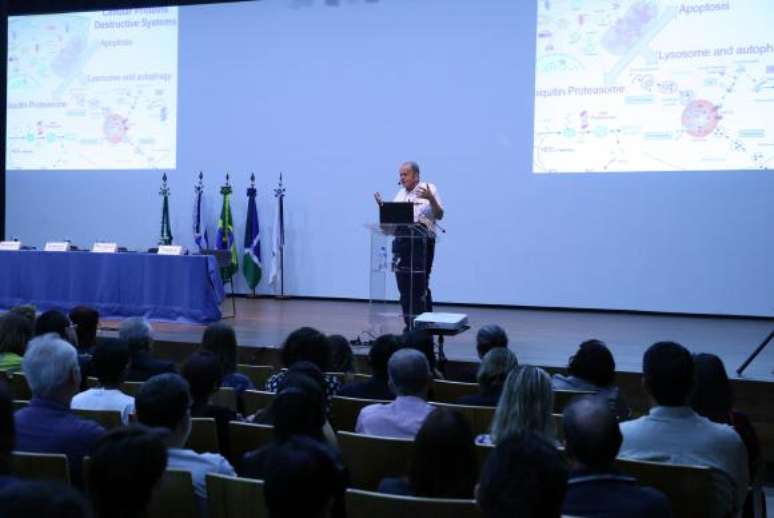 Aaron Ciechanover, pesquisador israelense, Prêmio Nobel de Química de 2004, fez palestra no auditório da Associação dos Docentes da Universidade de Brasília (UnB) 