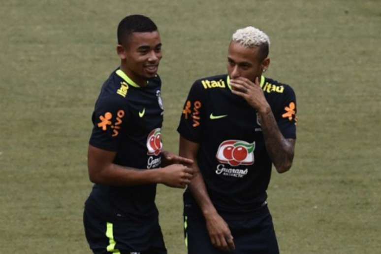 Gabriel Jesus e Neymar, na Seleção Brasileira (Foto: CHRISTOPHE SIMON / AFP)