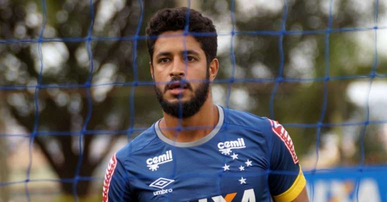 Se jogar, zagueiro formará dupla de zaga ao lado do estreante Digão (Foto: Bruno Faleiro/Cruzeiro)