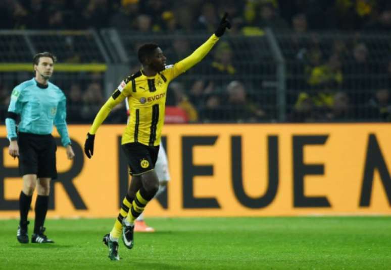Dembélé pode sair do Borussia Dortmund (Foto: PATRIK STOLLARZ / AFP)
