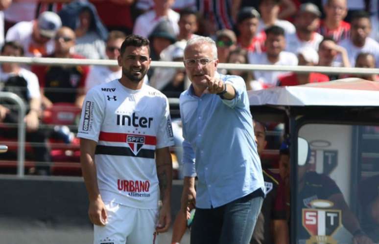 Gilberto foi decisivo na virada sobre o Cruzeiro e define futuro nesta segunda (Foto: Rubens Chiri/saopaulofc.net)