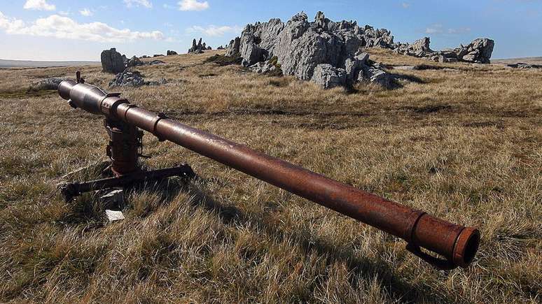 Artilharia argentina abandonada nas Malvinas/Falklands