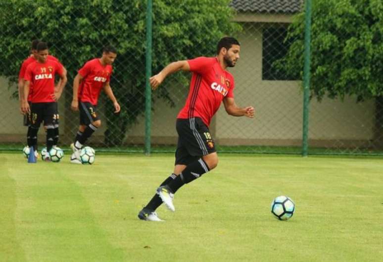 ​Oswaldo Henríquez foca em duelo do Sport com o Cruzeiro para equipe pernambucana se manter no G6 da Série A(Foto: Divulgação / Sport Recife)