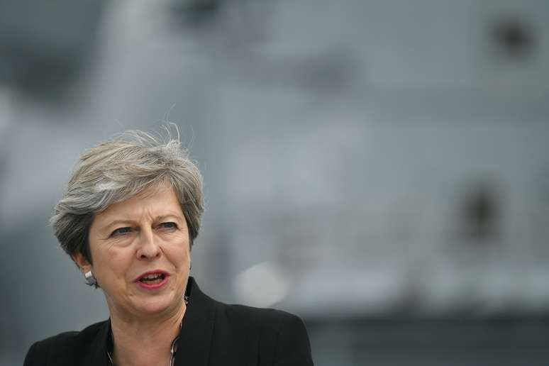 Primeira-ministra britânica, Theresa May, em Portsmouth, Reino Unido 16/08/2017   REUTERS/Ben Stansall