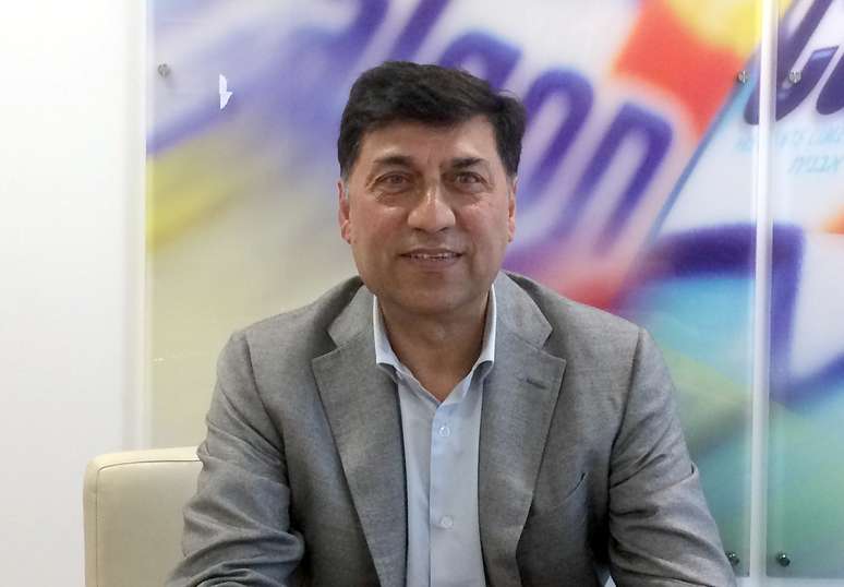Rakesh Kapoor, presidente-executivo da Reckitt Benckiser, posa para foto na sede da companhia em Slough, Reino Unido
14/8/2017 REUTERS/Martinne Geller
