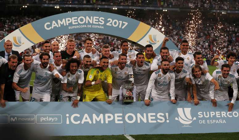 Jogadores do Real Madrid comemoram conquista da Supercopa da Espanha
 17/8/2017     REUTERS/Sergio Perez