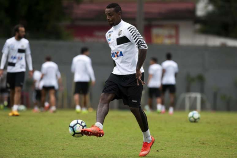 Cleber não atua em uma partida oficial há dois meses no Santos (Foto: Ivan Storti/ Santos FC)