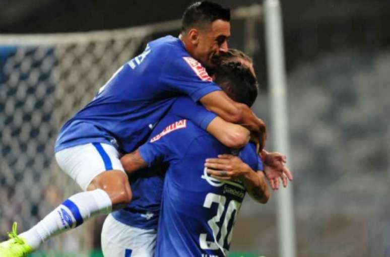 Robinho, Thiago Neves e Rafael Sobis deve entrar em campo desde o começo entre os titulares (Foto: Alexandre Guzanshe/EM/D.A Press)