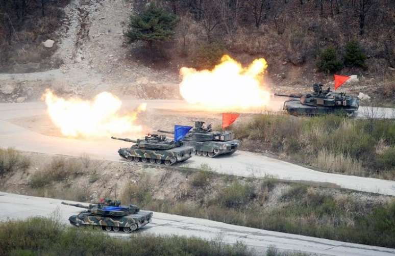 Exercício militar conjunto dos Estados Unidos e da Coreia do Sul, em campo de treinamento em Pocheon, Coreia do Sul 21/04/2017 REUTERS/Kim Hong-Ji