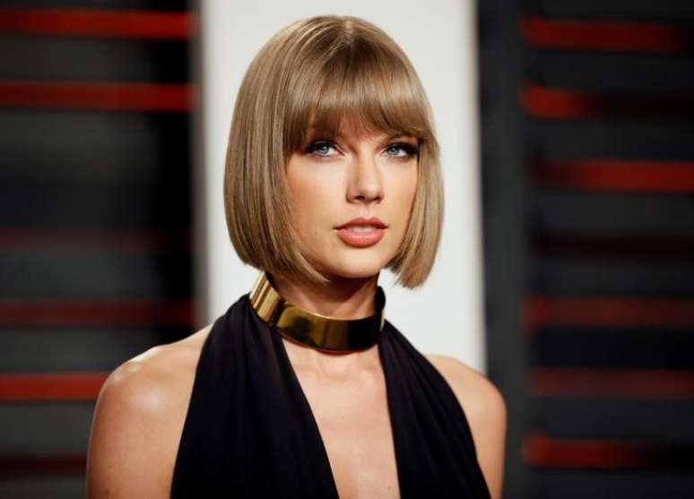 Taylor Swift chega para evento em Beverly Hills
 28/2/2016   REUTERS/Danny Moloshok