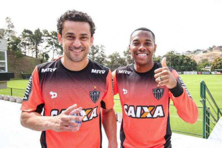 Fred e Robinho serão opções no banco de reservas durante a partida contra o Fluminense (Foto: Bruno Cantini/Atlético MG)