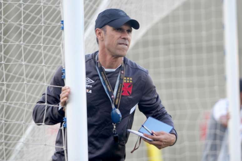 Milton Mendes teve a semana livre para trabalhar a equipe visando o jogo (Foto: Paulo Fernandes/Vasco.com.br)