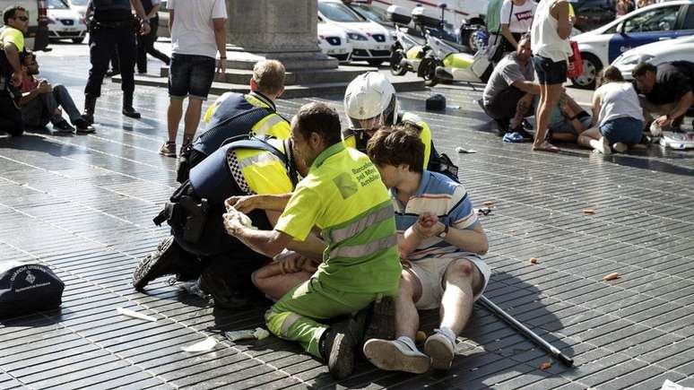 Tort conta que cenário era terrível, com muitos corpos e feridos em Las Ramblas 