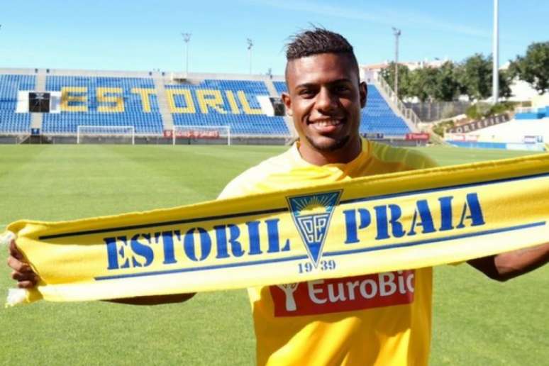 Abner vai ficar um ano emprestado ao Estoril (Foto: Divulgação)