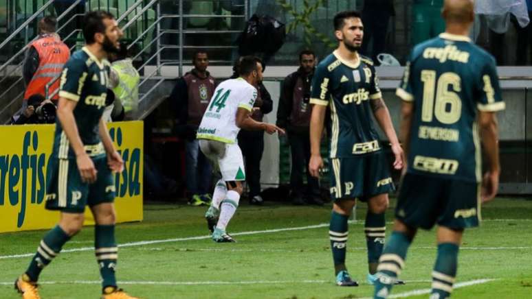 Palmeiras voltou ao Allianz após eliminação na Liberta e perdeu para a Chapecoense (foto: Marcello Fim/Raw Image)