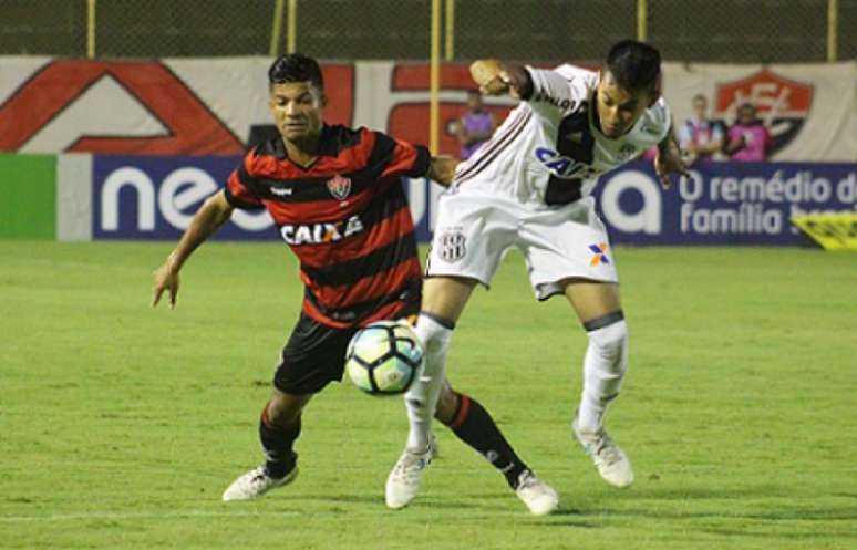 Caíque Sá vem sendo titular do Vitória com Vágner Mancini (Foto: Mauricia da Matta/Flickr do Esporte Clube Vitória)