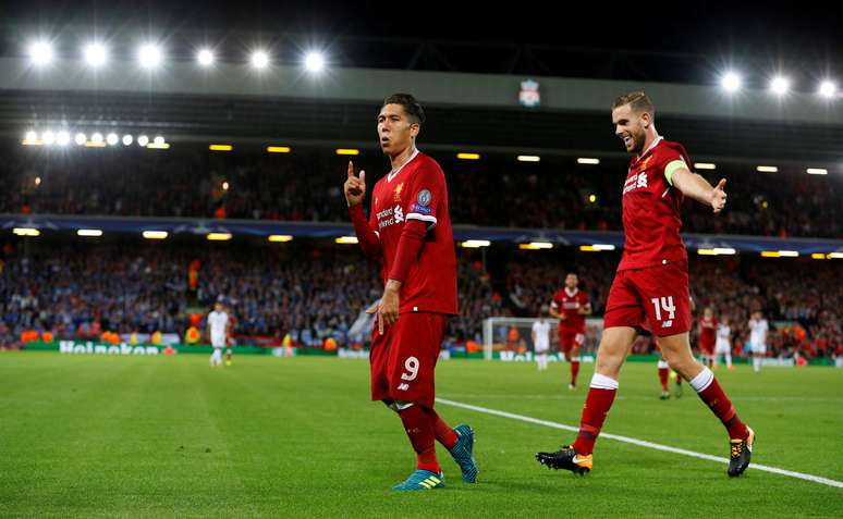 Firmino comemora gol do Liverpool contra o Hoffenheim
 23/8/2017    REUTERS/Phil Noble   