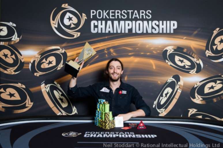 Igor Kurganov festeja segunda grande conquista no ano, agora no PokerStars Championship Barcelona (Divulgação)