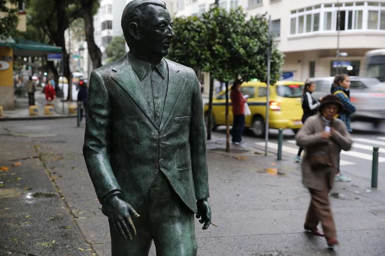 Est&aacute;tua Nelson Rodrigues