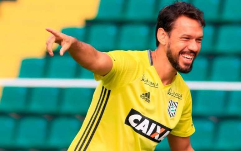 Liberado pelo departamento médico, Marco Antônio pode enfrentar o Guarani no sábado (Foto: Luiz Henrique / Figueirense FC)
