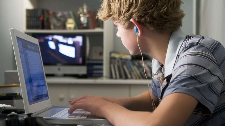 Existem no mercado muitos produtos para o monitoramento das atividades de adolescentes online