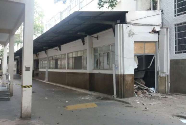 De acordo com o Ministério da Saúde, não houve feridos no desabamento do forro do teto do necrotério do Hospital Federal dos Servidores do Estado, no centro do Rio