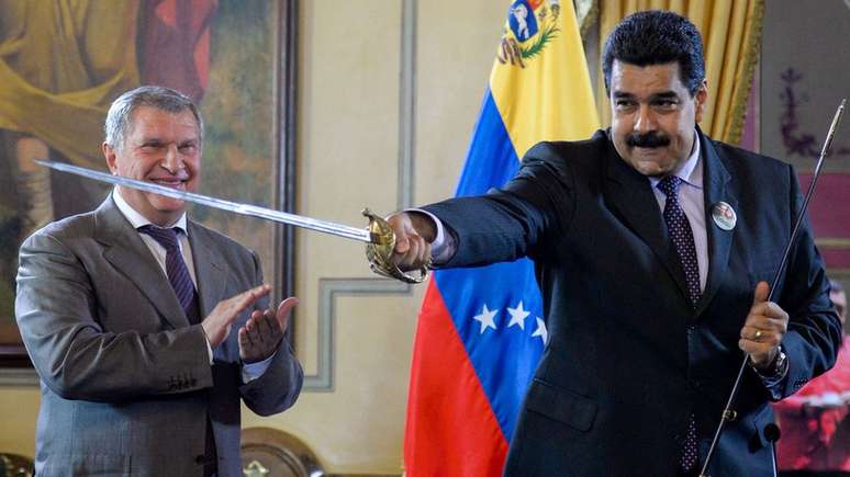 Igor Sechin e Nicol&aacute;s Maduro