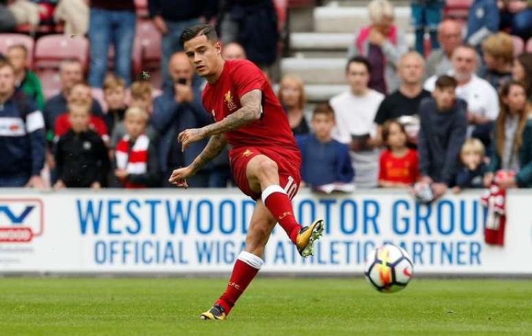 Coutinho em jogo do Liverpool contra o Wigan Athletic
 14/7/2017    Action Images via Reuters/Craig Brough