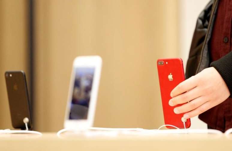 iPhones expostos em loja da Apple em Nanjing, China
25/03/2017 REUTERS/Stringer