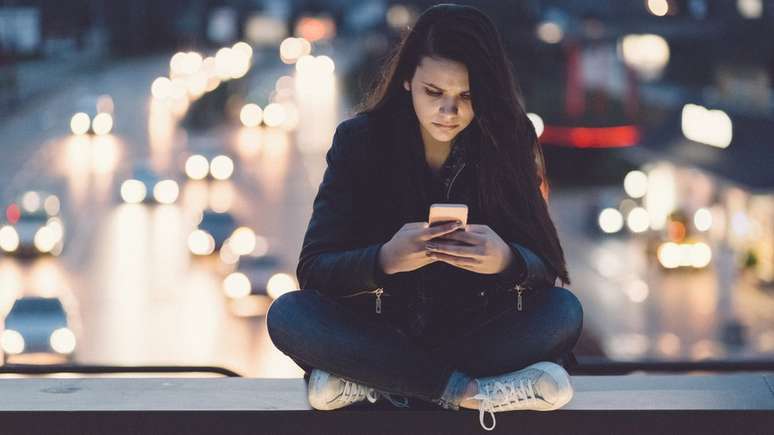 Jovens da Geração Smartphone são menos rebeldes, mais solitários e menos felizes 