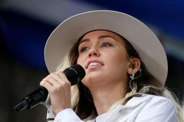 Cantora Miley Cyrus participa de programa da emissora NBC em Nova York
26/05/2017 REUTERS/Brendan McDermid