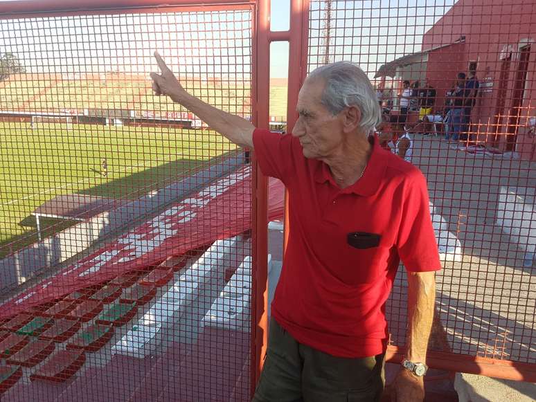 Jorge Agostinho Macedo, de 83 anos, conta com saudosismo sobre os cl&aacute;ssicos antigos entre Am&eacute;rica x S&atilde;o Crist&oacute;v&atilde;o