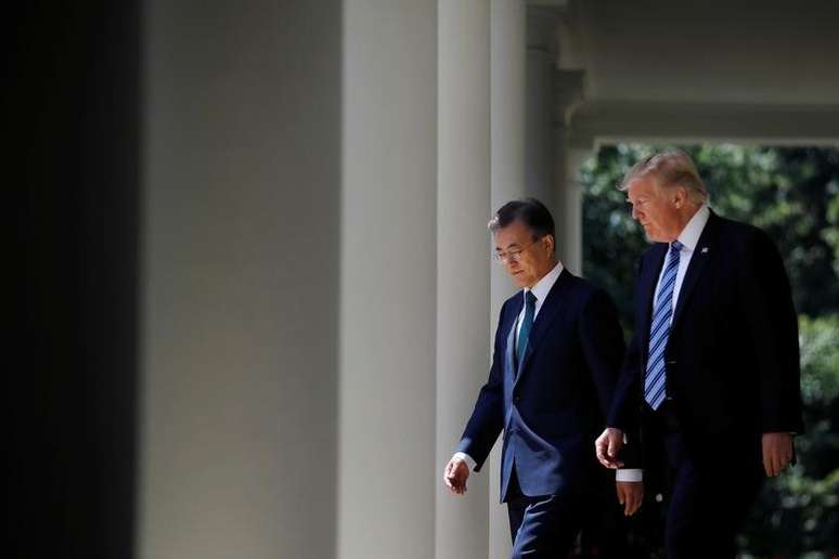 Presidente dos Estados Unidos, Donald Trump, e presidente da Coreia do Sul, Moon Jae-in, na Casa Branca, em Washington 30/06/2017 REUTERS/Carlos Barria