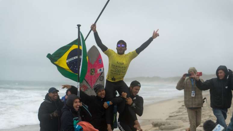 Luiz Diniz sagrou-se campeão mundial de stand up paddle Divulgação