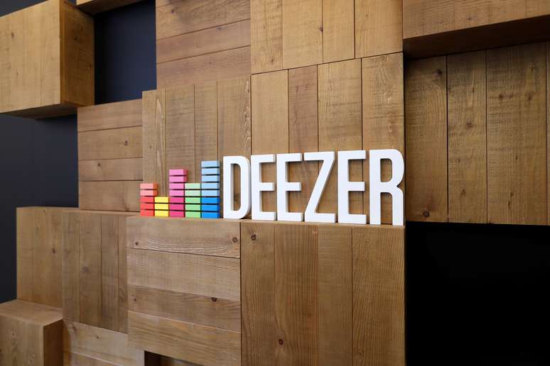 Deezer busca vantagem sobre o Spotify no mercado musical