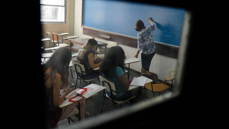Despesas por universitário brasileiro superam o investimento de países como Itália e Polônia