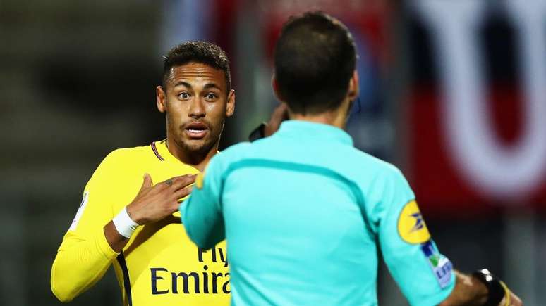 Neymar em jogo do Campeonato Francês