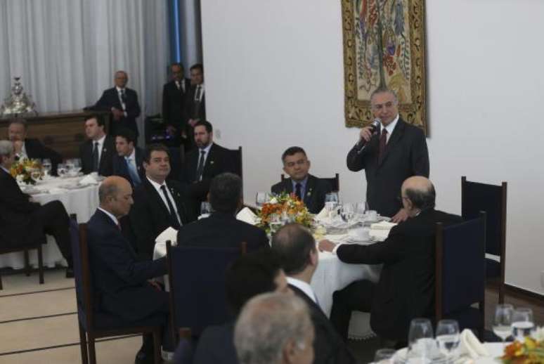 Brasília - O presidente Michel Temer toma café da manhã com a base aliada da Câmara dos Deputados e ministros (Antonio Cruz/Agência Brasil)